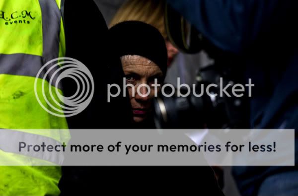 IMAGE: http://i366.photobucket.com/albums/oo102/paper_champion/_MG_7516.jpg