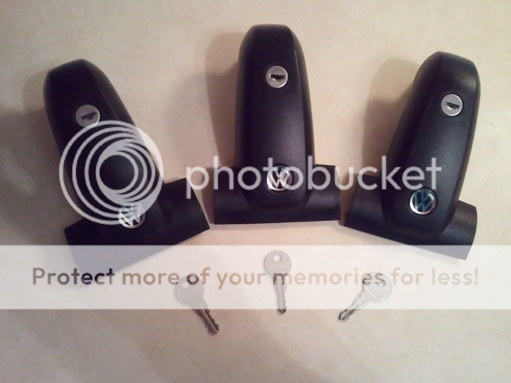 3 OEM Votex Roof Rack End Caps w/locks and keys